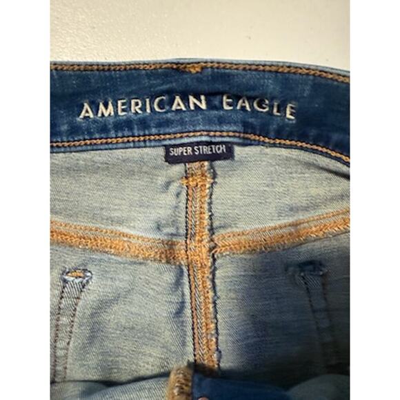 American Eagle Hi-Rise Button Fly Shortie Medium Wash Women's Size 18 - Picture 3 of 5